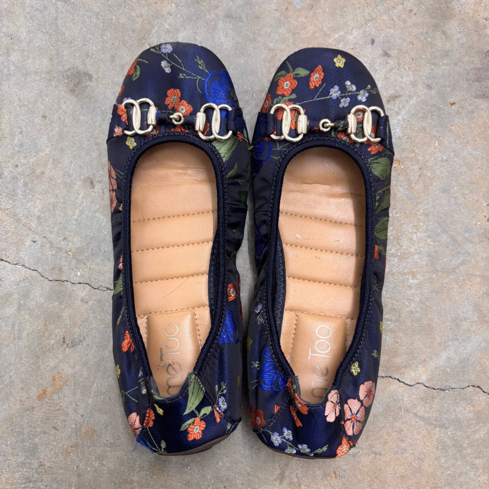Me Too Floral Ballet Flats Navy Blue Gold Horsebit Buckle Womens 6